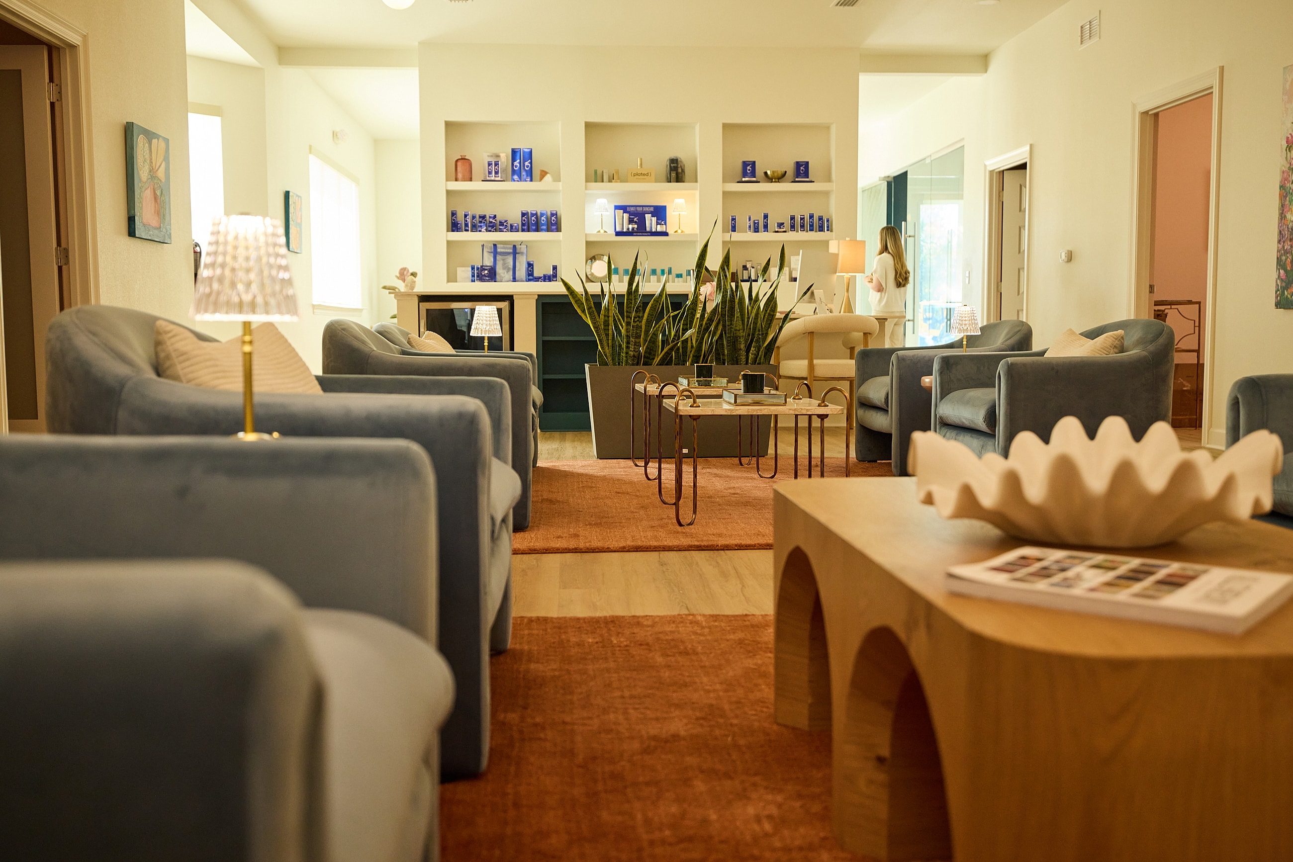 Modern, relaxing interior with comfortable seating and decor.