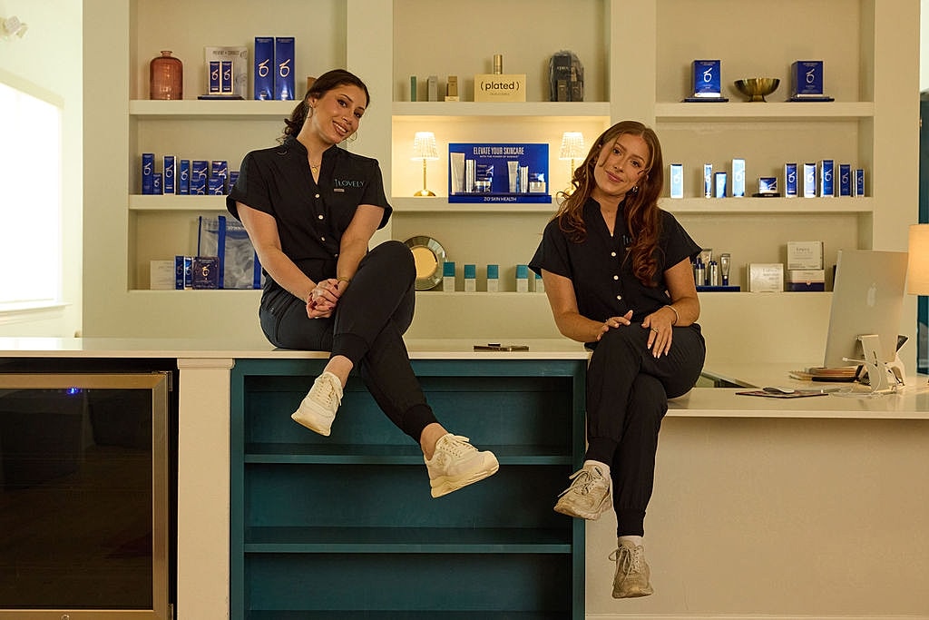 Two women at a beauty product shop.
